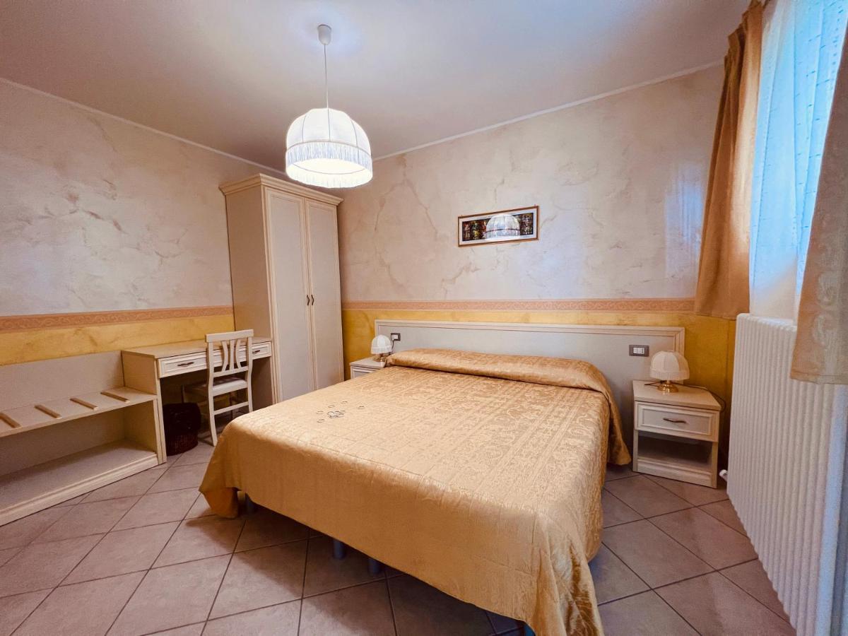 B&B Doremi Osimo Buitenkant foto